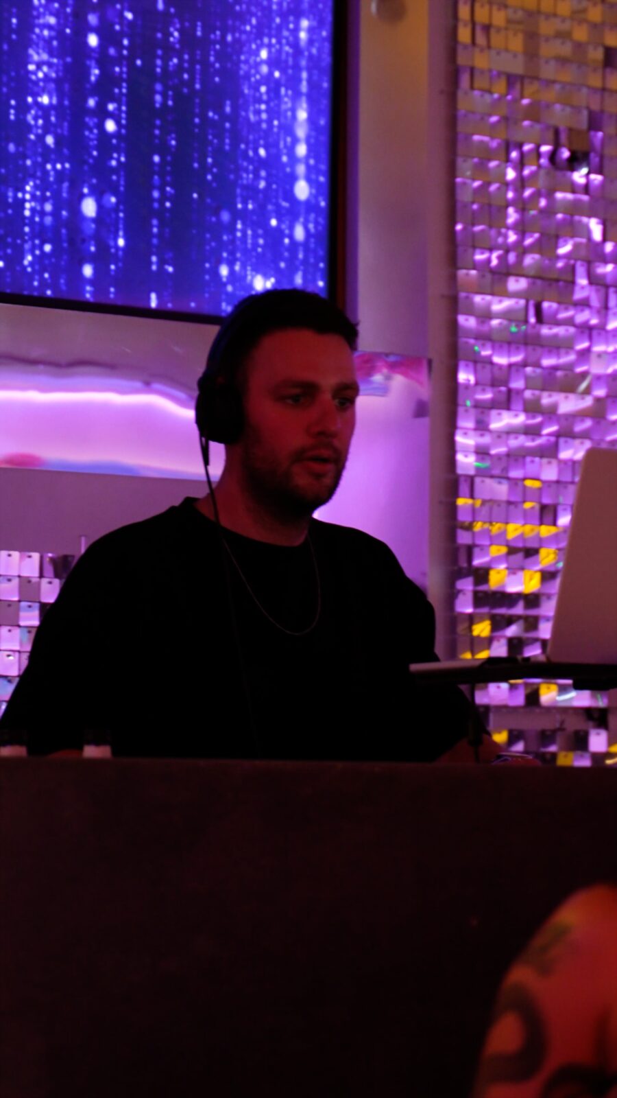 DJ Live setup mixing the set